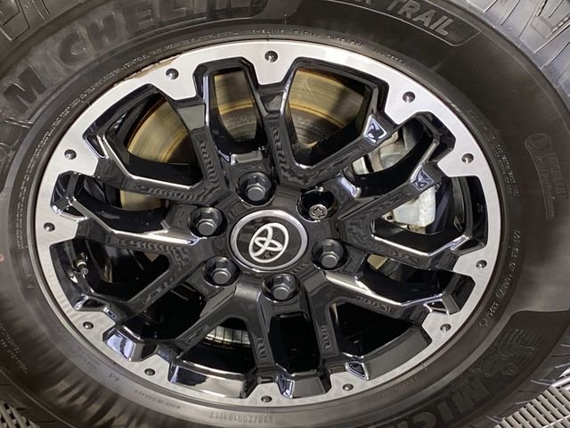 Used 2026 Green Toyota SR5 image 28