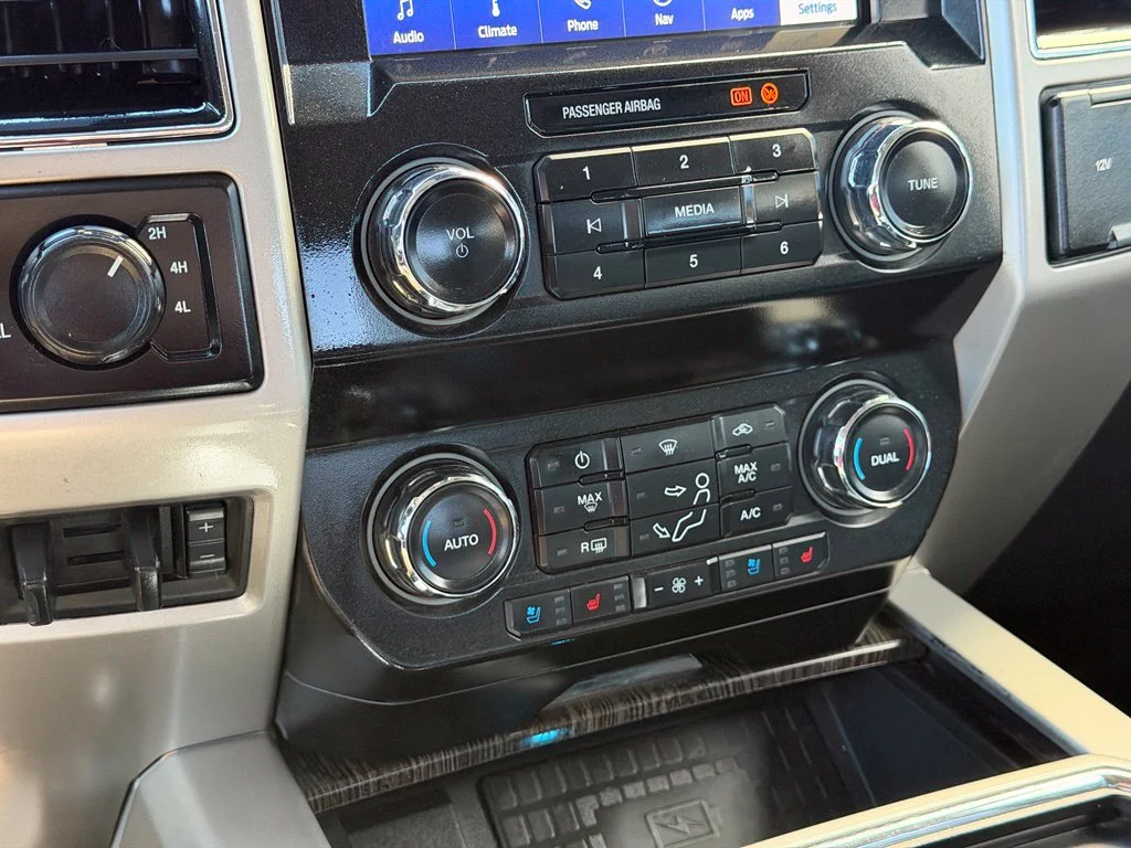 Used 2020 White Ford Lariat image 14