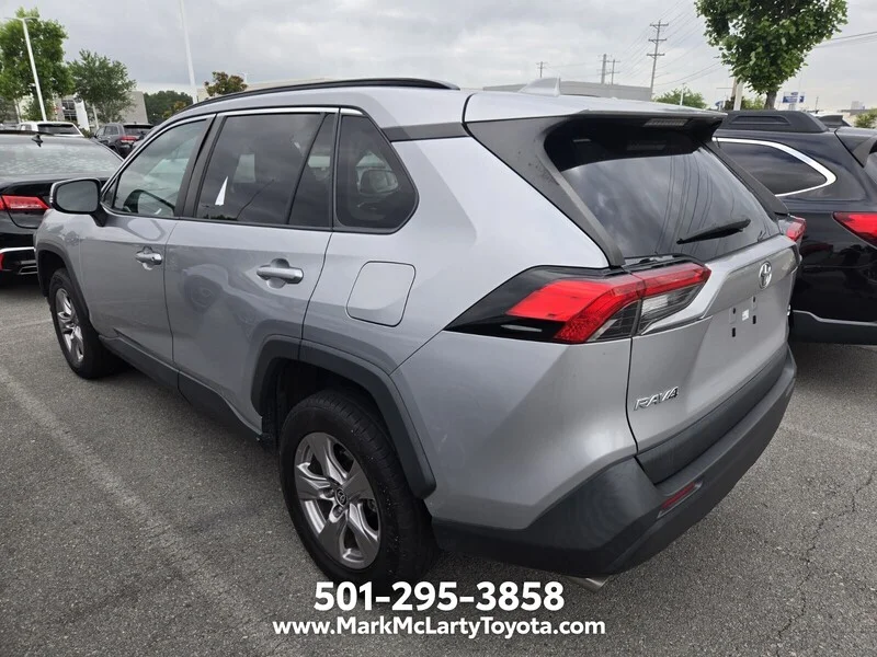 Used 2022 Silver Sky Metallic TOYOTA XLE image 4