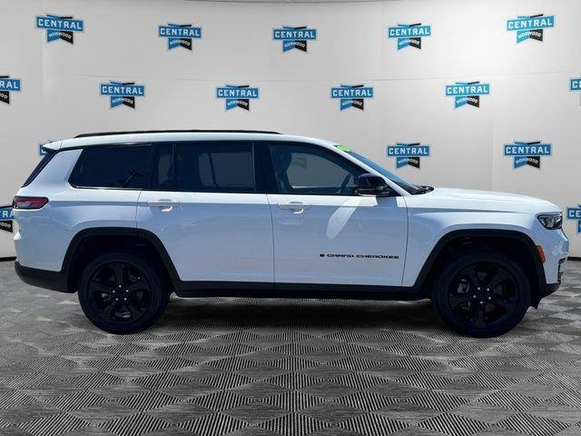 Used 2023 Bright White Clearcoat Jeep Altitude image 7