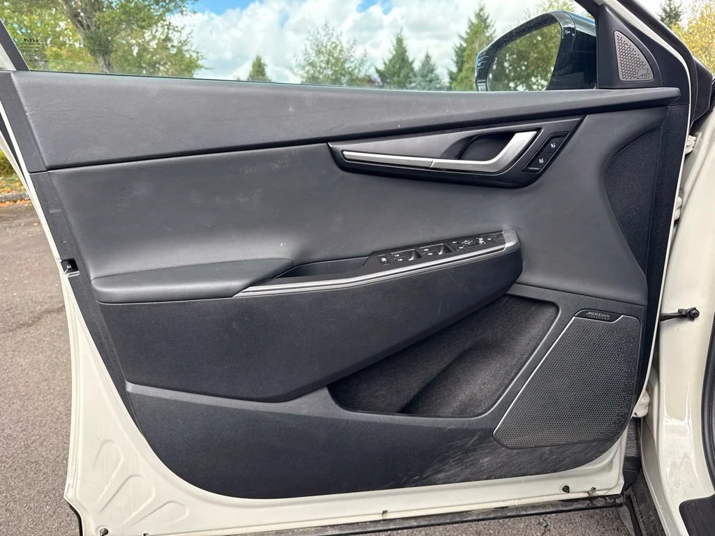 Used 2023 Glacier Kia Wind image 18