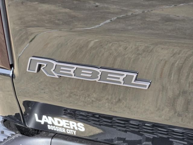 New 2026 Diamond Black Crystal Pearl-Coat Exterior Paint RAM Rebel image 5