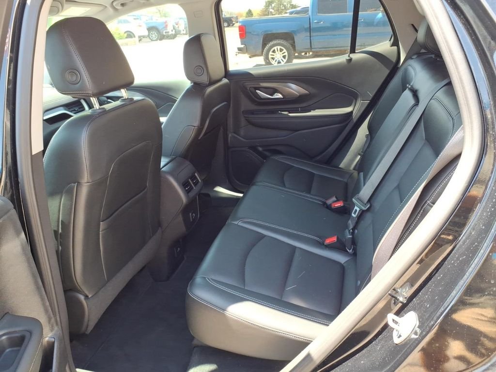 Used 2024 Black GMC SLT image 10