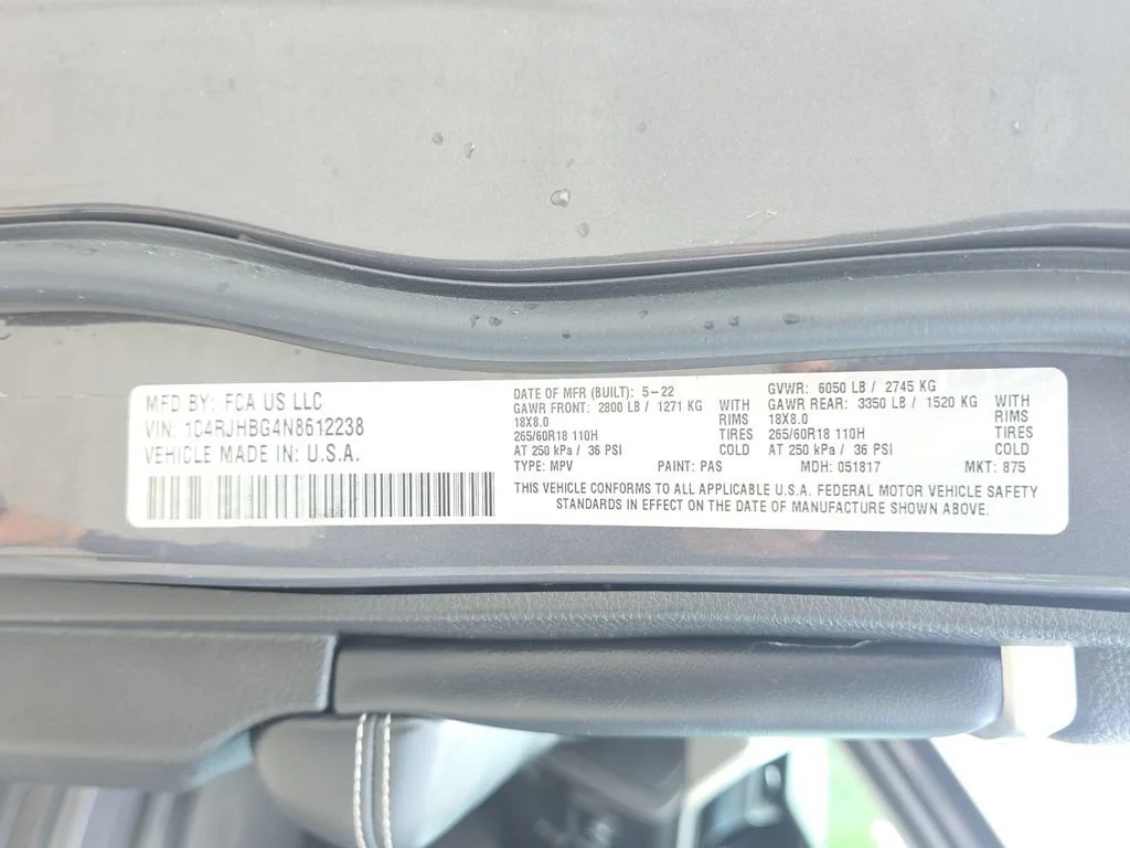 Used 2022 Gray Jeep Limited 4x4 image 22