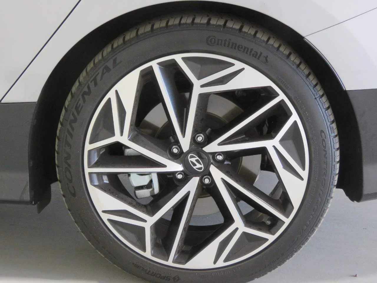 Used 2024 Curated Silver Metallic Hyundai SEL image 10