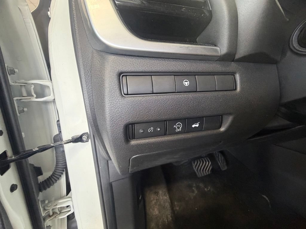 Used 2023 White Nissan SL image 23