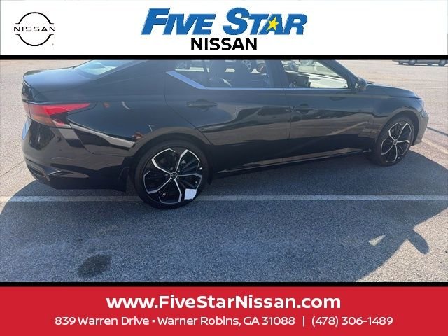 Used 2025 Black Nissan 2.5 SR image 13