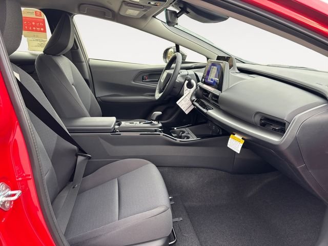 2026 Toyota Prius LE - Photo 15