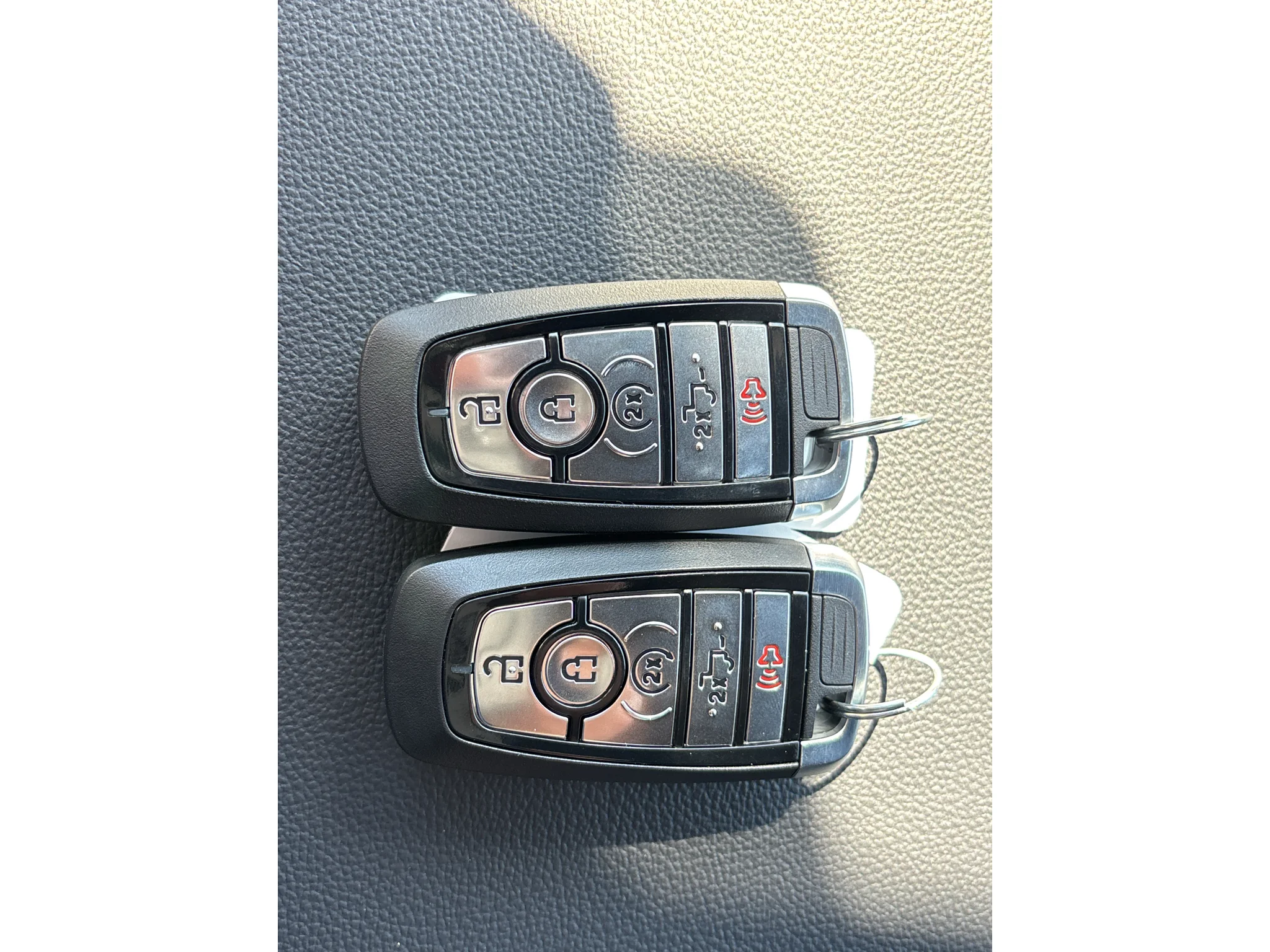 New 2026 Carbonized Gray Metallic Ford XLT image 16