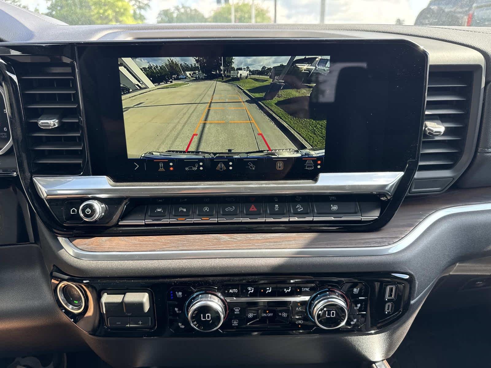 2026 GMC Sierra 1500 SLT - Photo 17
