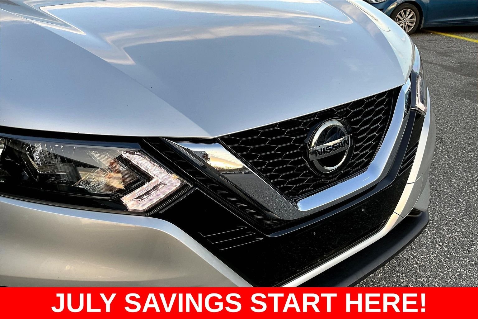 Used 2022 Silver Nissan SL image 42
