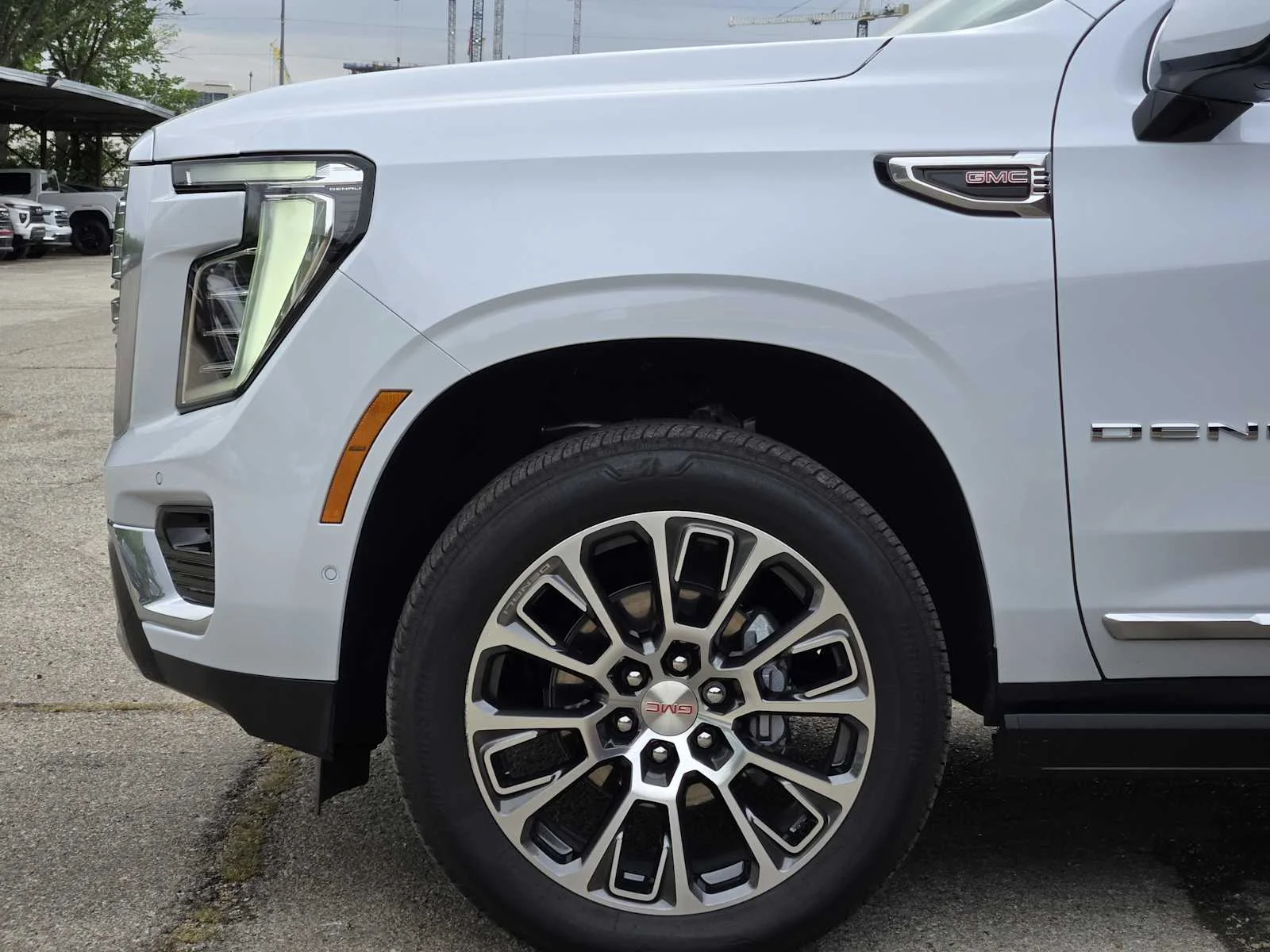 2026 GMC Yukon XL Denali - Photo 6