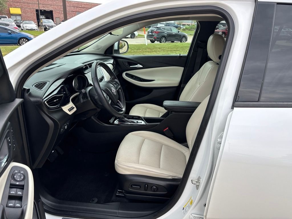 Used 2021 White Frost Buick Essence image 17