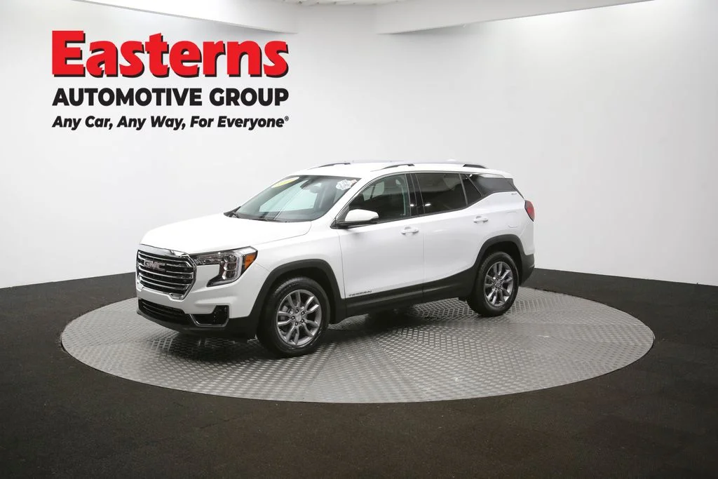 Used 2024 White GMC SLT image 56