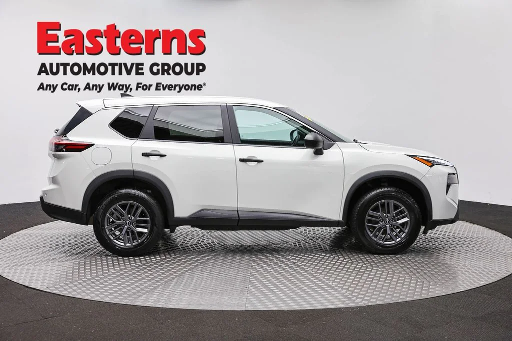 Used 2024 White Nissan S image 4