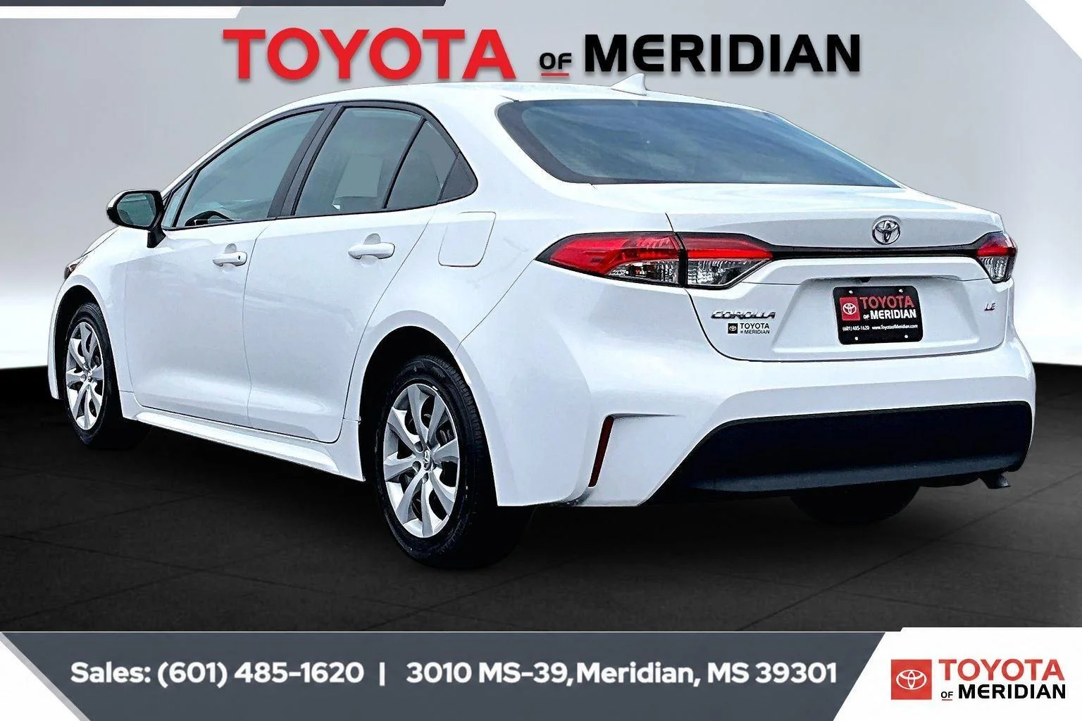 Used 2023 Ice Cap Toyota LE image 2