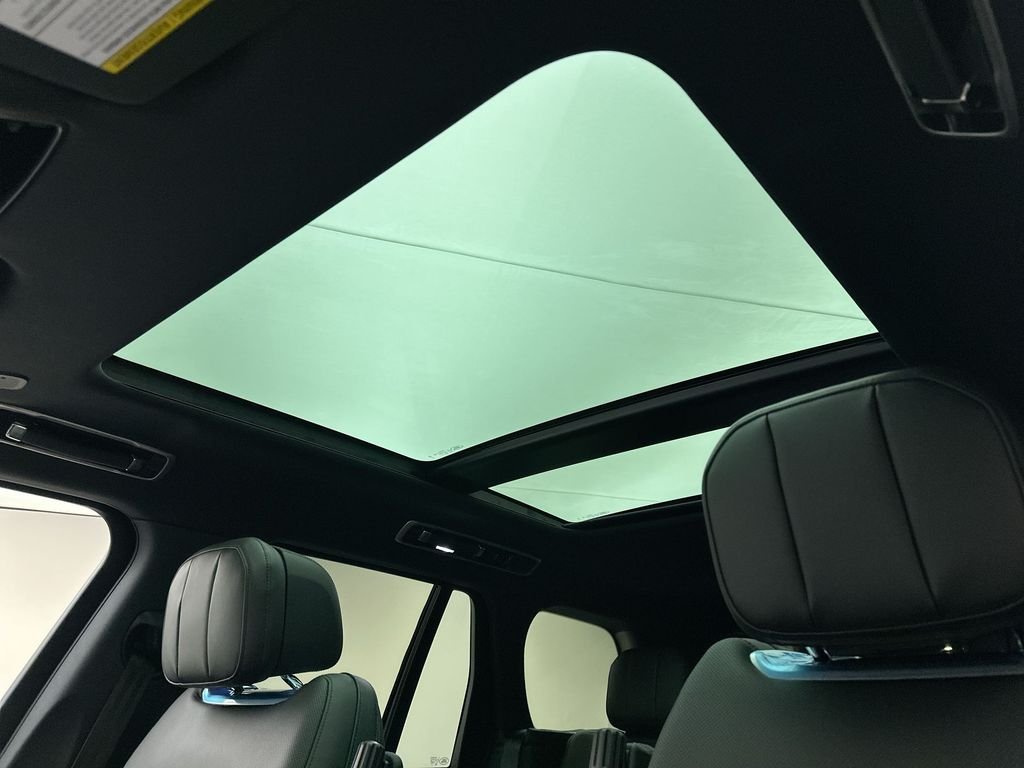New 2026 Carpathian Grey Land Rover SE image 23