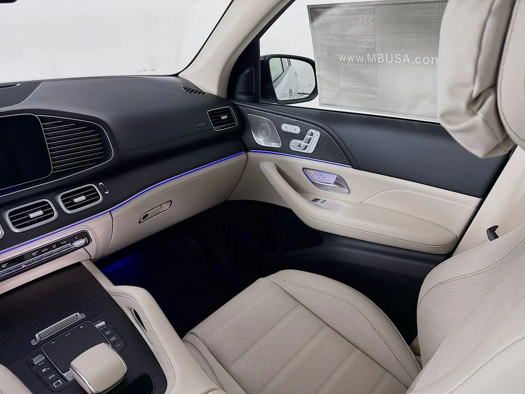 New 2026 MANUFAKTUR Moonlight White Metallic Mercedes-Benz GLE 450 image 25