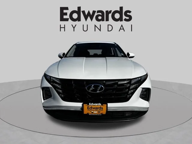 Used 2024 White Hyundai SE image 2