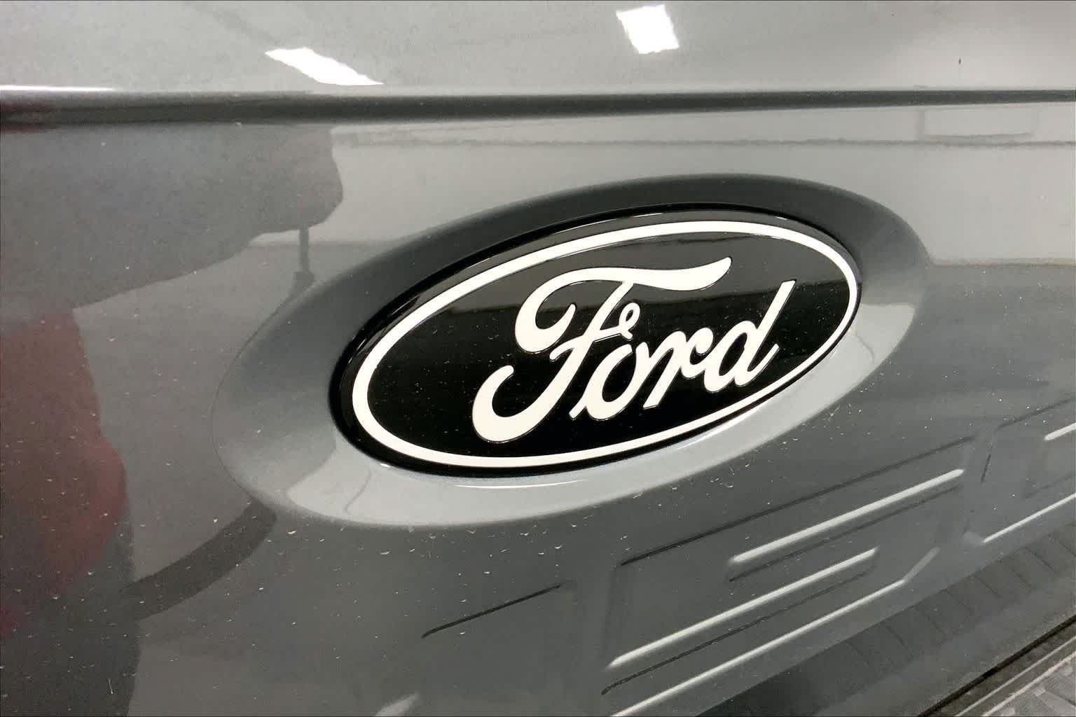 New 2026 Carbonized Gray Metallic Ford Lariat® image 11