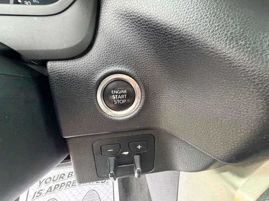 Used 2023 Ice Toyota SR5 image 29