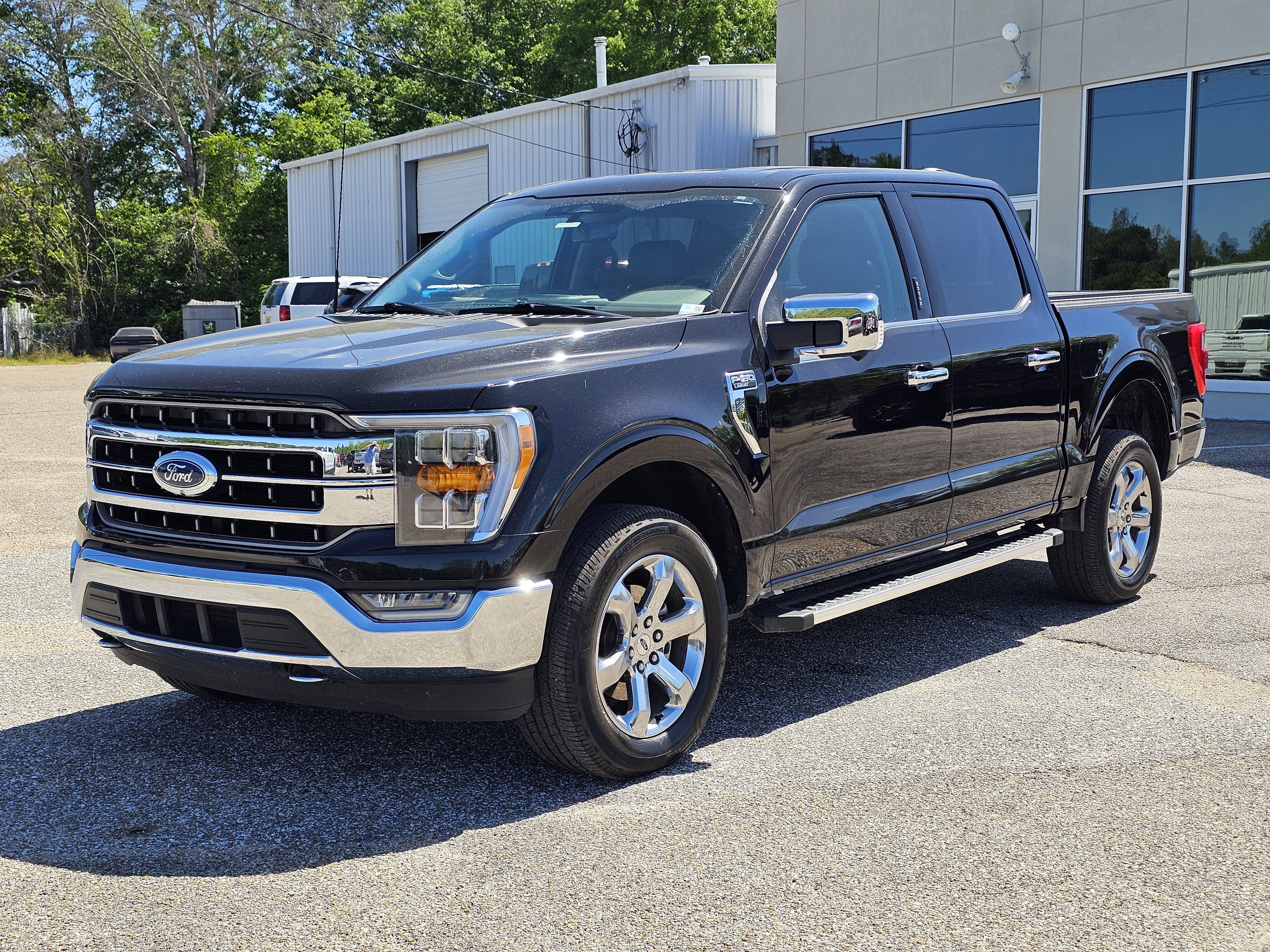 Used 2022 Agate Black Metallic Ford LARIAT image 1
