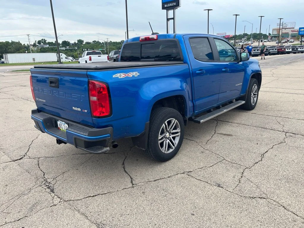 Used 2022 Blue Chevrolet LT image 6