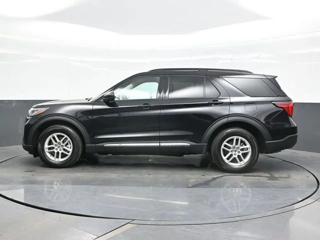 Used 2025 Black Ford Active image 4