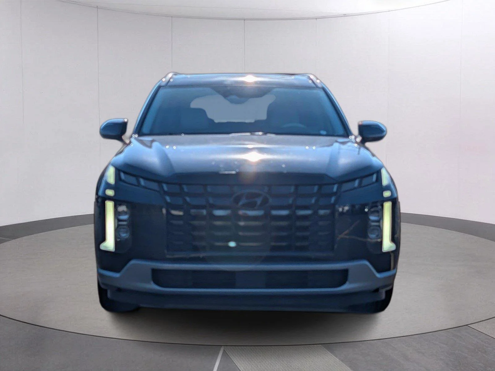 Used 2024 Moonlight Cloud Hyundai Limited image 8