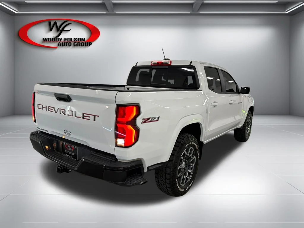 Used 2024 White Chevrolet Z71 image 6