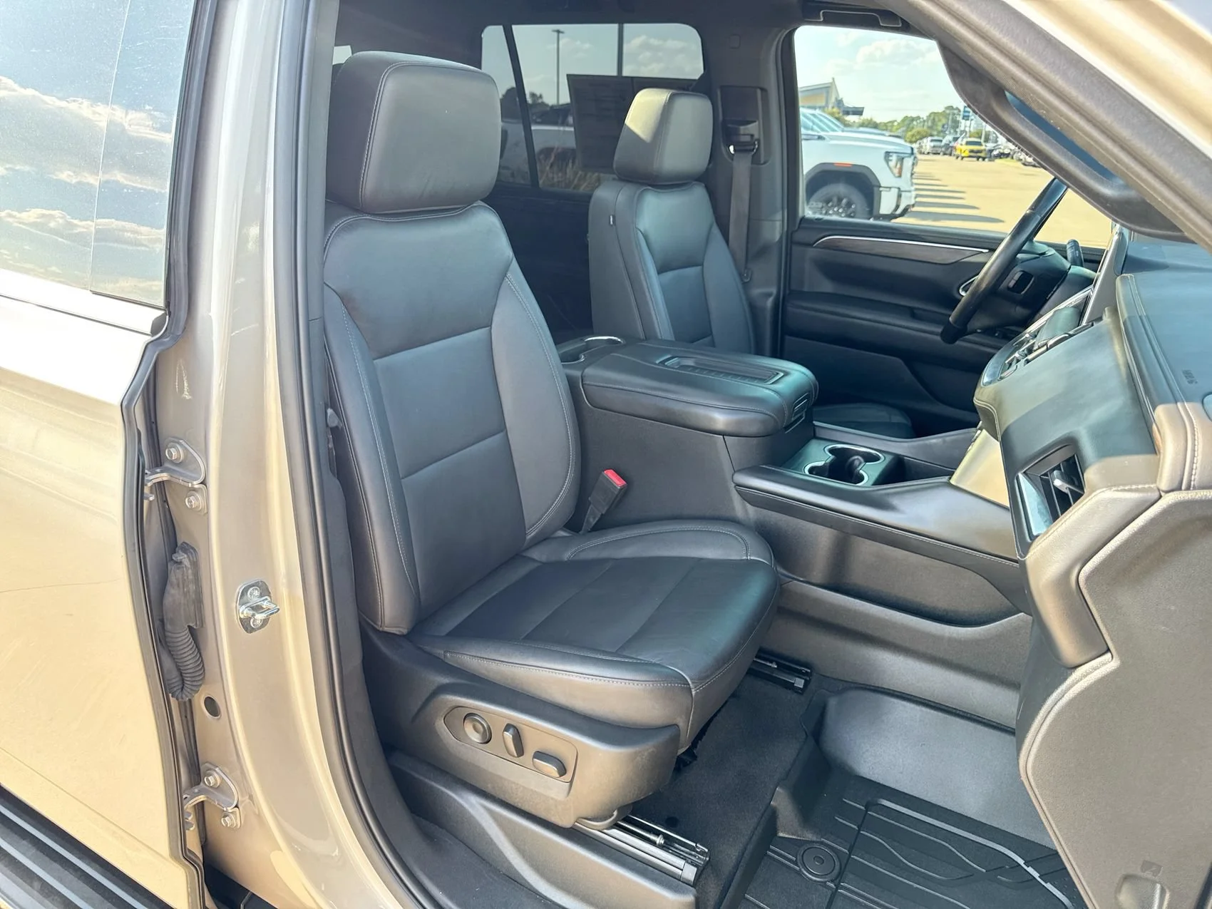 Used 2022 Empire Beige Metallic Chevrolet LT image 26