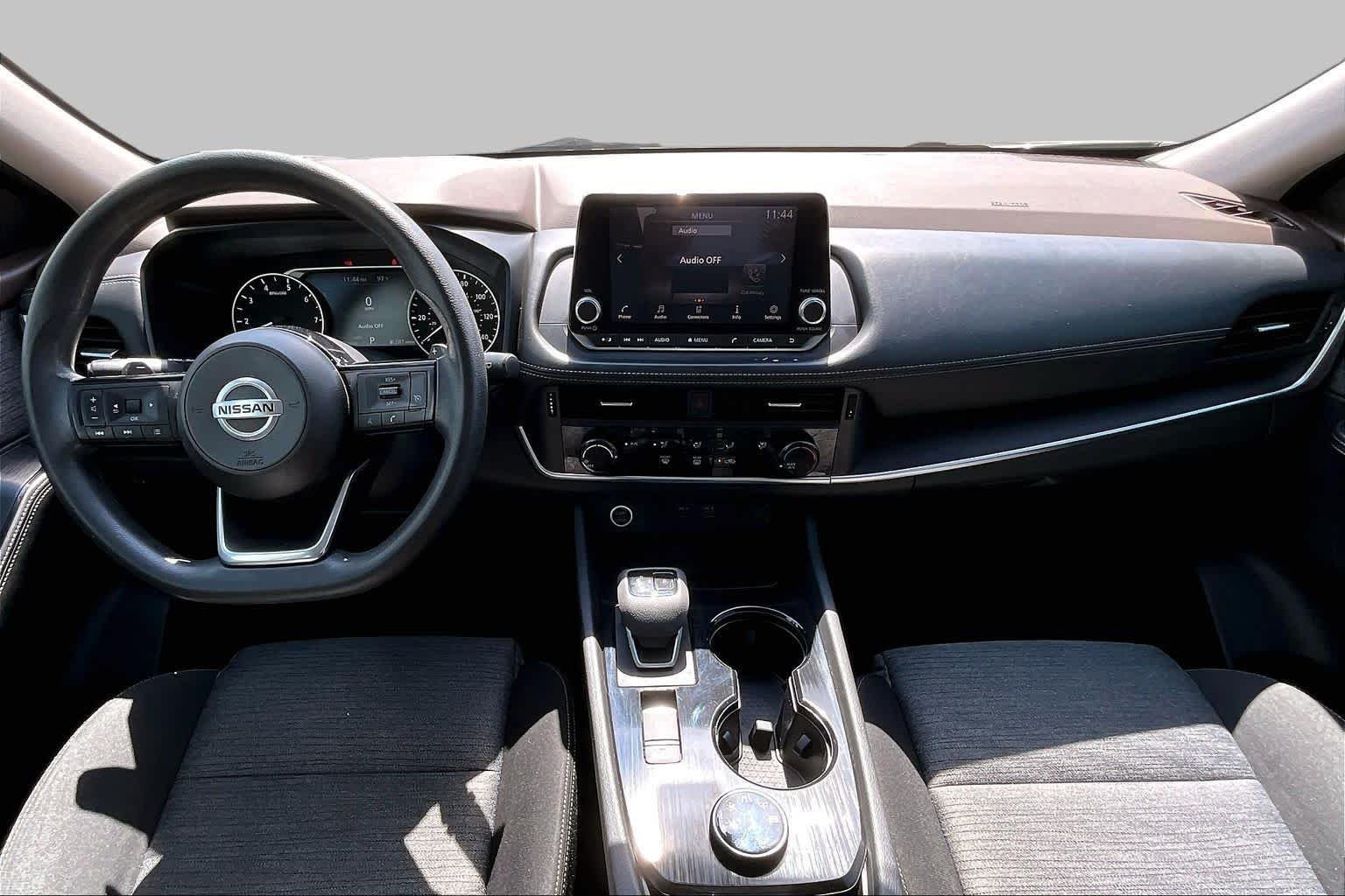 Used 2021 Glacier White Nissan S image 14