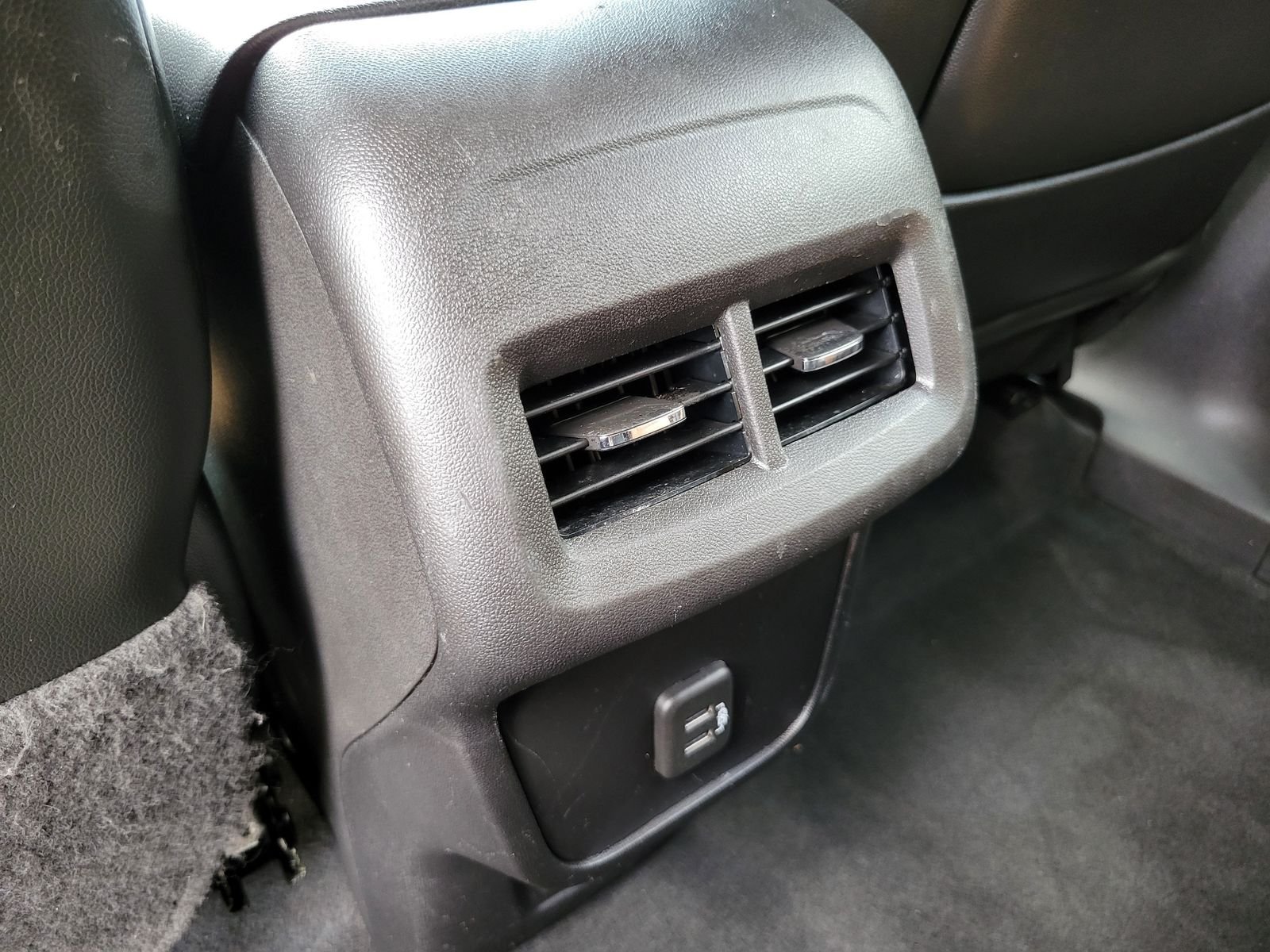 Used 2018 Black GMC SLT image 30