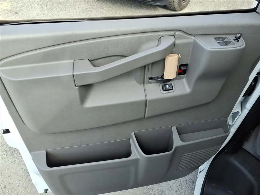 2025 Chevrolet Express Cargo Work Van - Photo 15