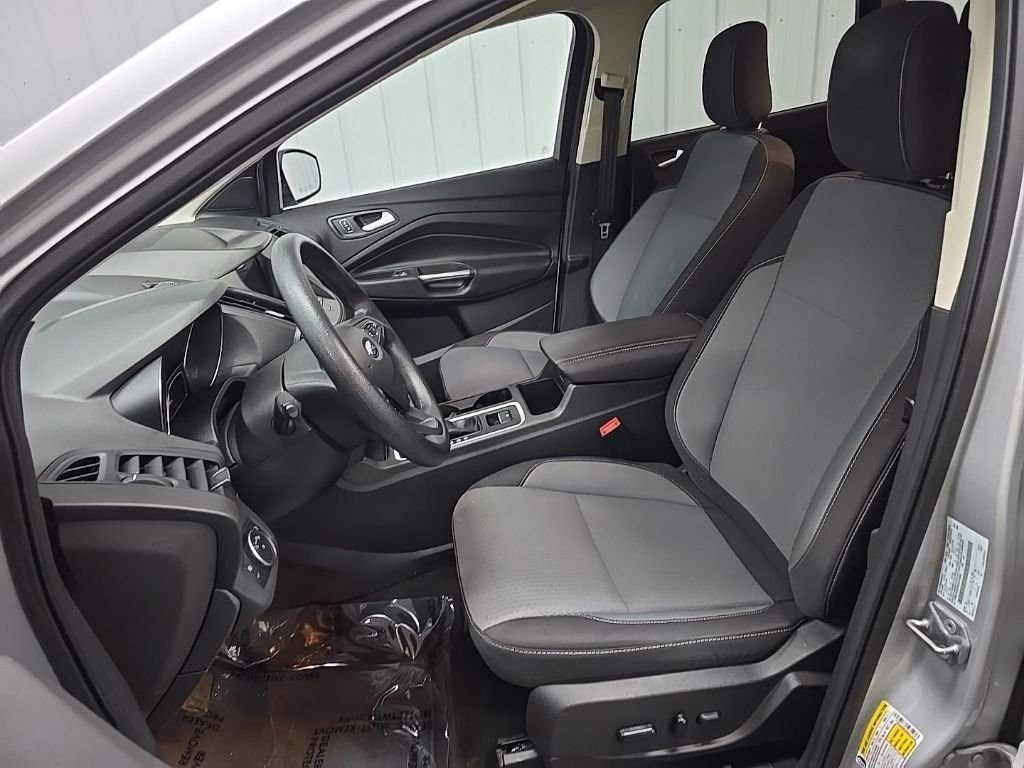 Used 2019 Silver Ford SE image 33