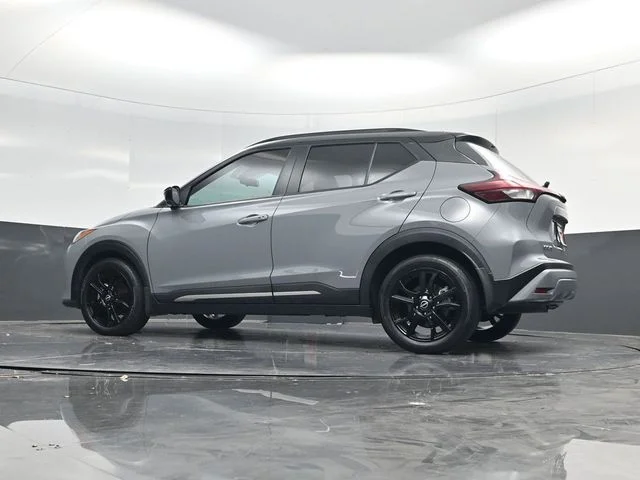 Used 2023 Gray Nissan SR image 51