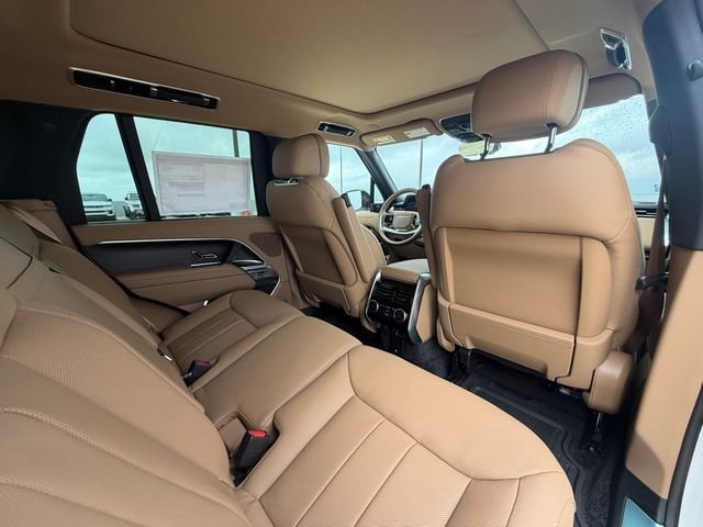 New 2026 Fuji White Land Rover SE image 17