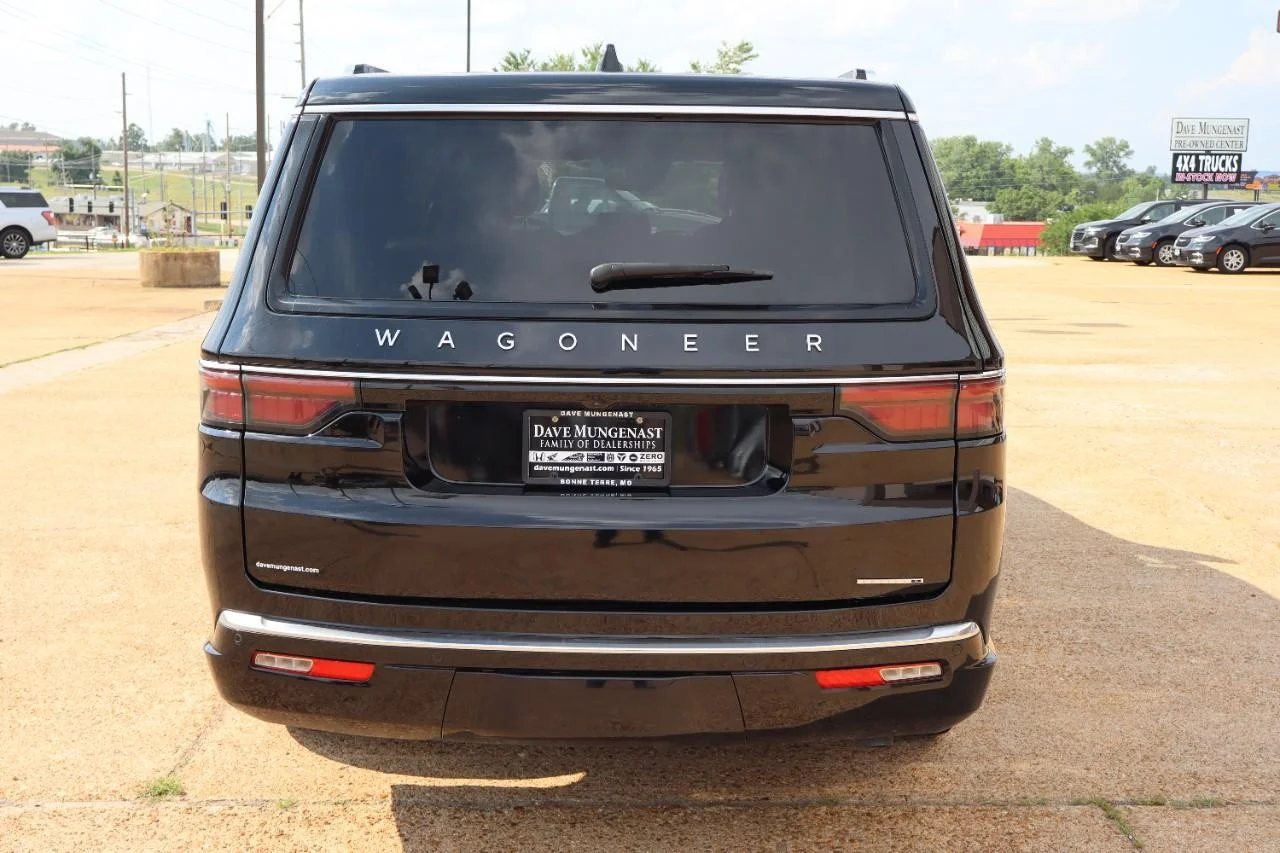 Used 2024 Diamond Black Crystal Pearl Coat Jeep Series II image 4