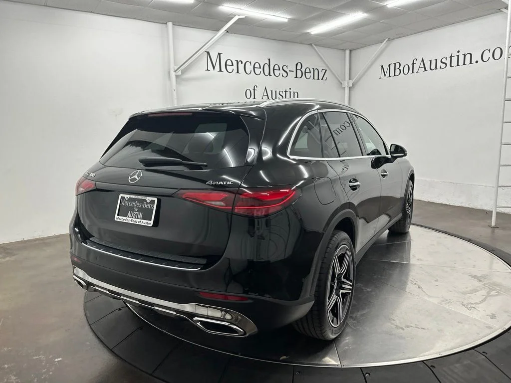 New 2027 Black Mercedes-Benz GLC 300 image 7