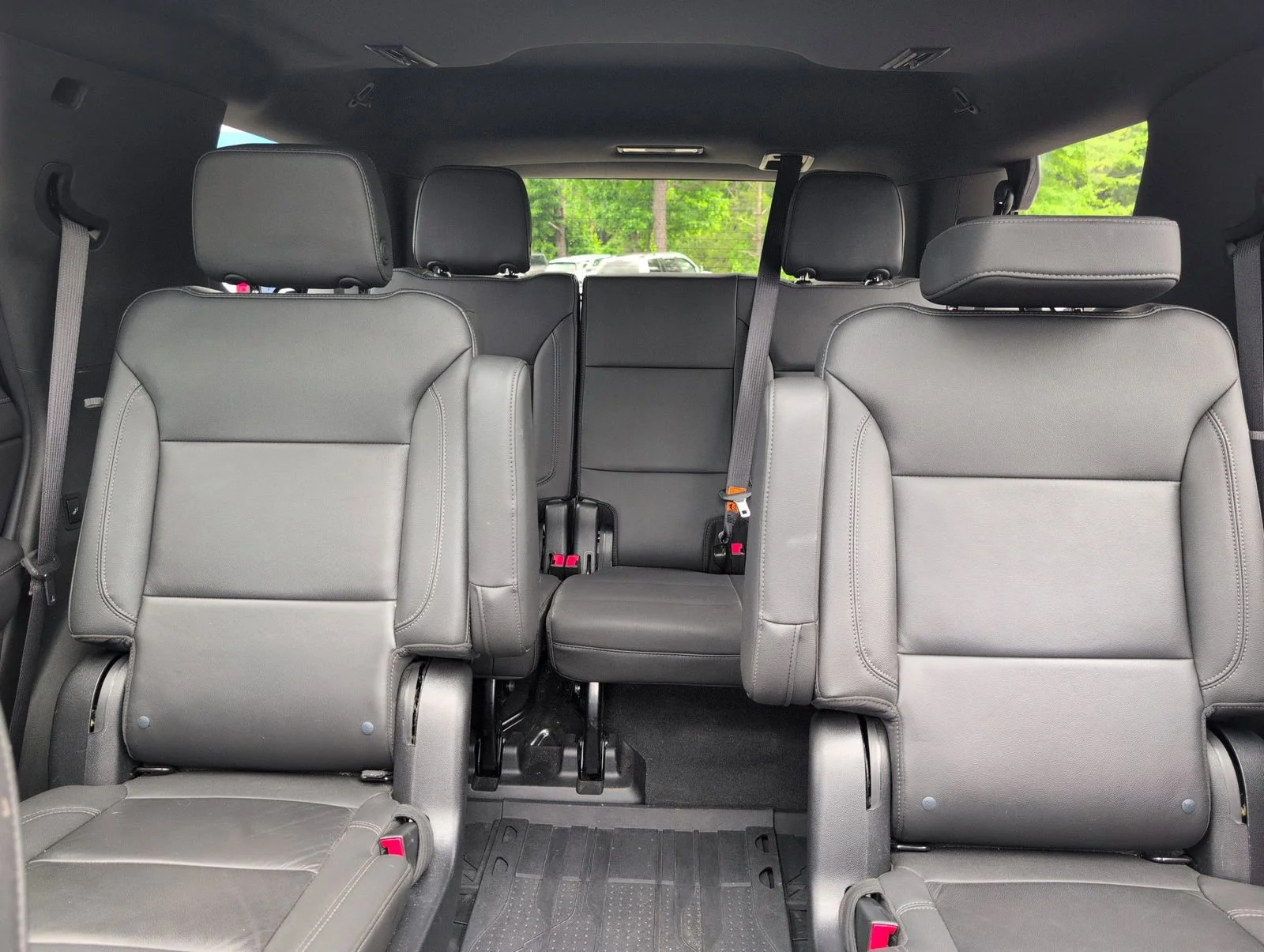 Used 2022 Black Chevrolet Z71 image 28