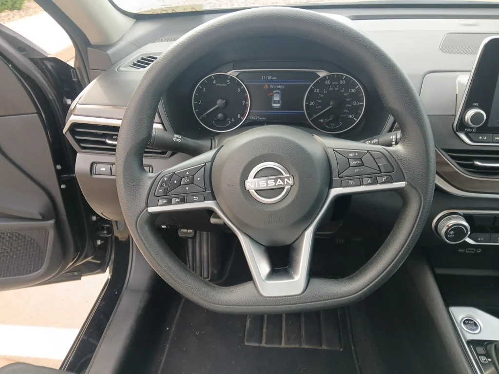 Used 2024 Super Black Nissan 2.5 SV image 12