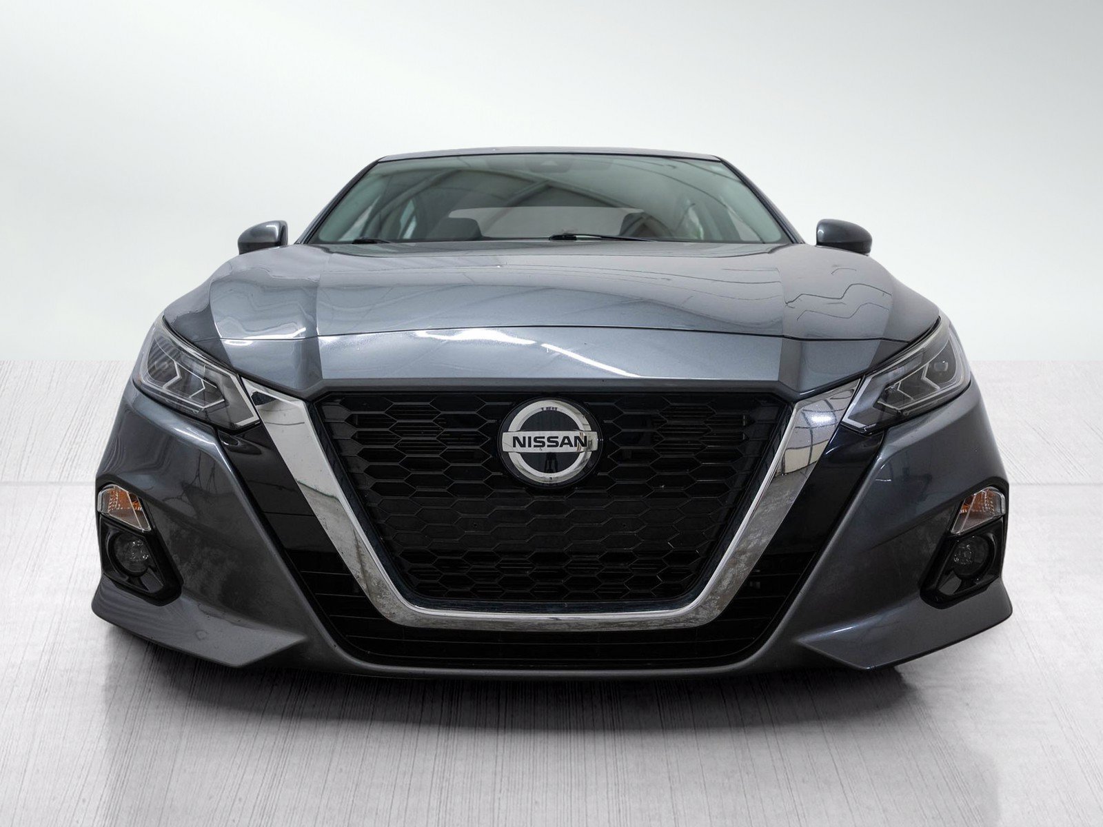 Used 2020 Nissan Altima Platinum with VIN 1N4BL4FV9LC207764 for sale in Kansas City