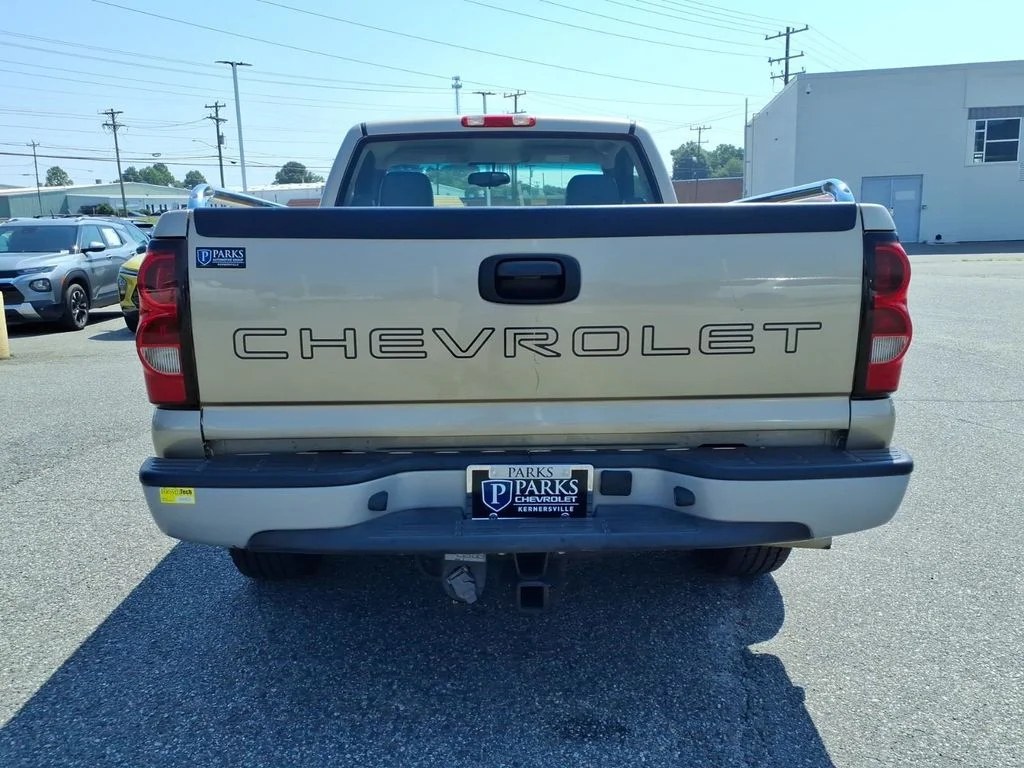Used 2005 Beige Chevrolet Work Truck image 22