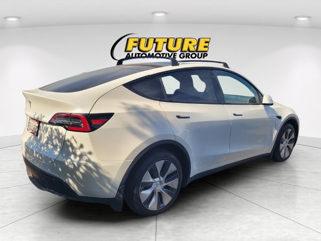 Used 2020 White Tesla Long Range image 3