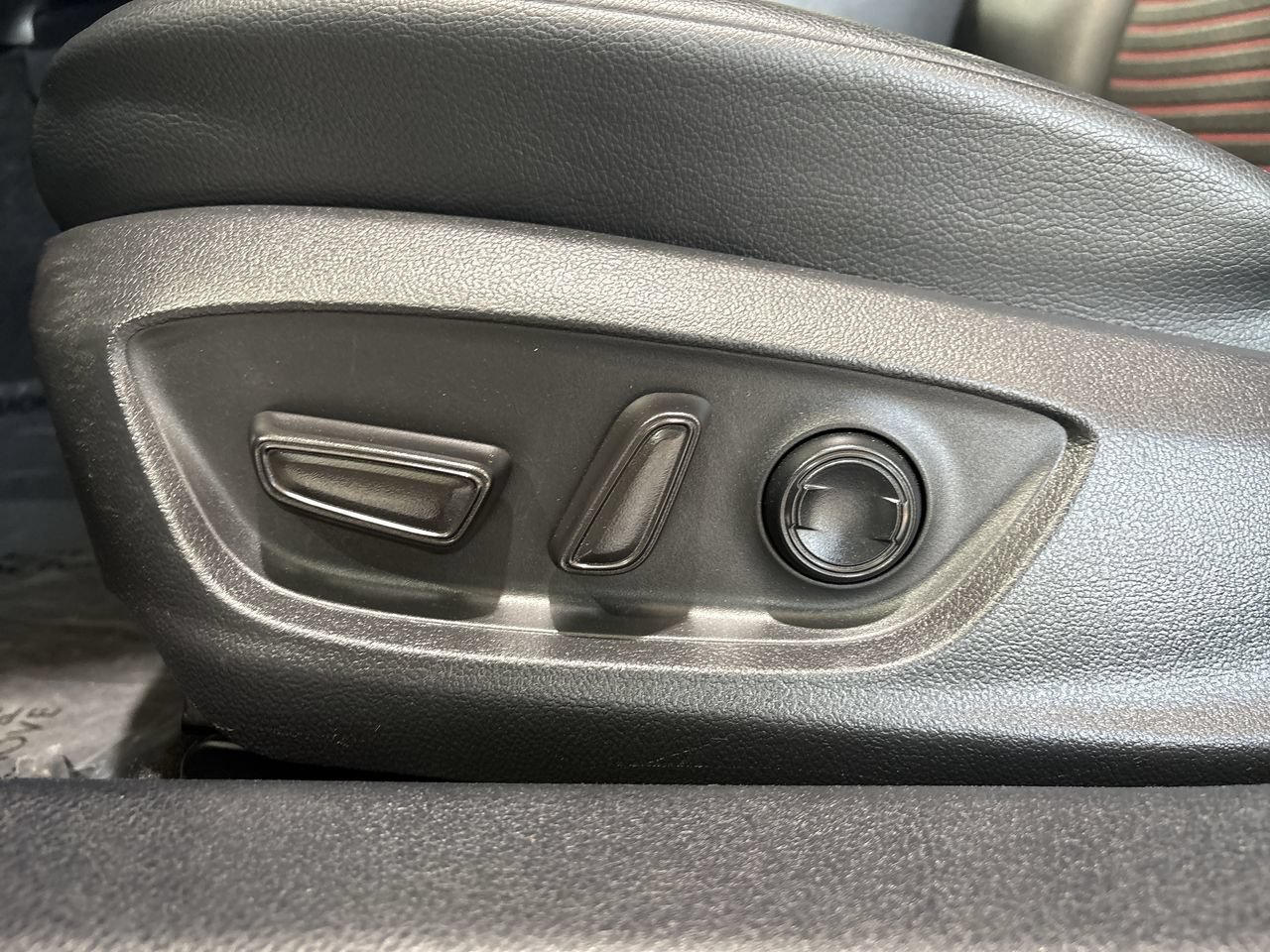 Used 2020 Midnight Black Metallic Toyota XSE V6 image 12