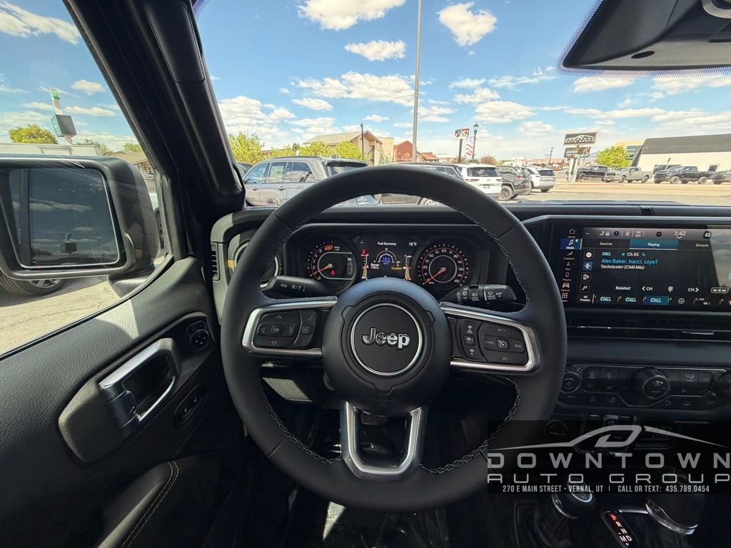 New 2026 Black Clear-Coat Exterior Paint Jeep Sahara image 10