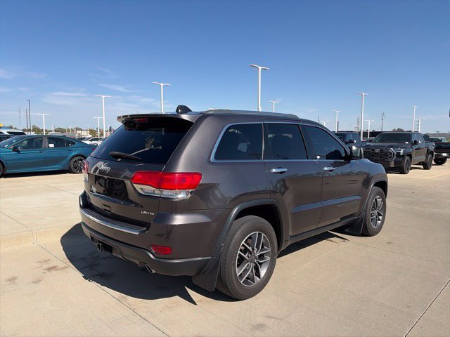 Used 2019 Gray Jeep Limited image 7