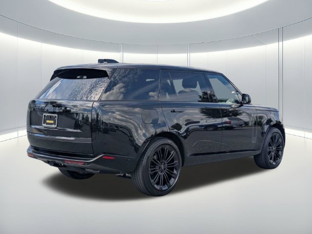 New 2027 Santorini Black Land Rover SE image 6