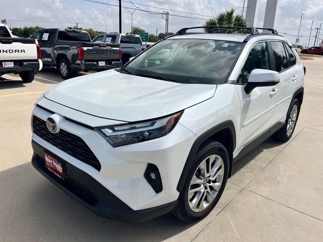 Used 2024 Beige Toyota XLE Premium image 3