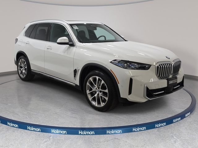 Certified Used 2026 Alpine White BMW xDrive40i image 3